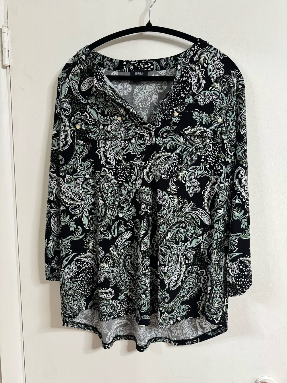 Jones New York Black Paisley V-Neck Blouse with Mint Accents